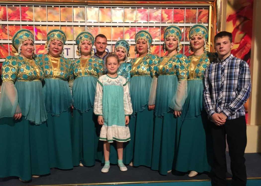 Артистки ансамбля «Иволга» и Алина Спиридонова выступили в эфире «Поле чудес»