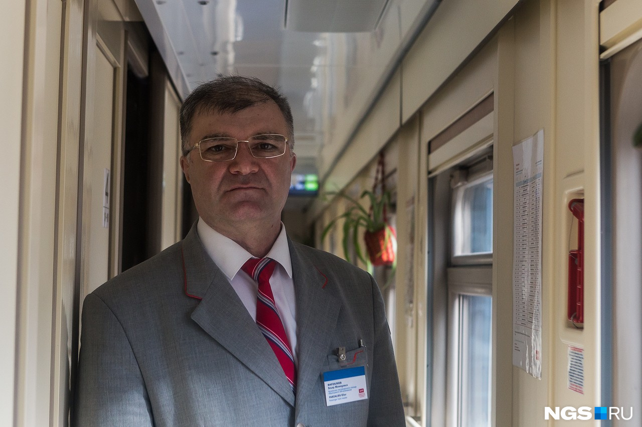 В момент катастрофы начальнику поезда Адлер — Новосибирск Эльдару Фарзалиеву было 25 лет