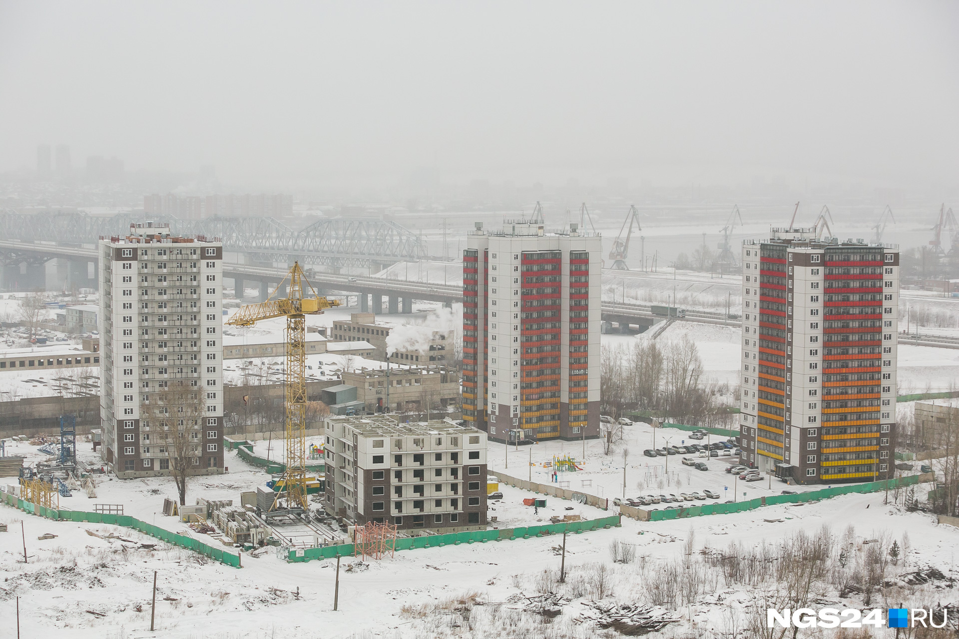 Строящиеся дома «Культбытстроя» в микрорайоне «Тихие зори» Строящиеся дома «Культбытстроя» в микрорайоне «Тихие зори»
