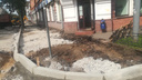 «Чудом ноги не сломал»: когда закончится ремонт тротуаров на разбомбленной улице в центре Ярославля