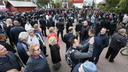 Челябинке вынесли приговор за оскорбление полицейского на митинге против пенсионной реформы