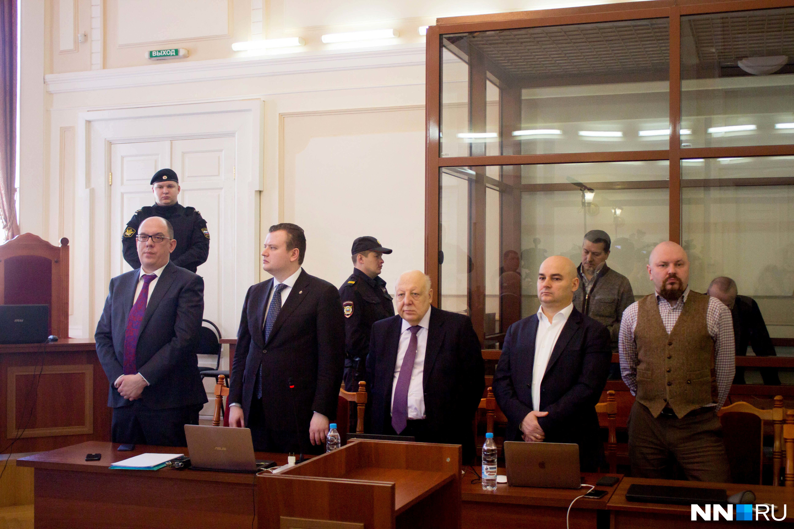 Сегодня интересы Сорокина в суде представляли пять адвокатов: Нагорный, Кравченко, Бурмистров, Богдан и Артемьев
