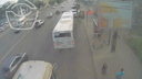 В Волгограде мотоцикл на скорости влетел в поворачивающую Lada: видео