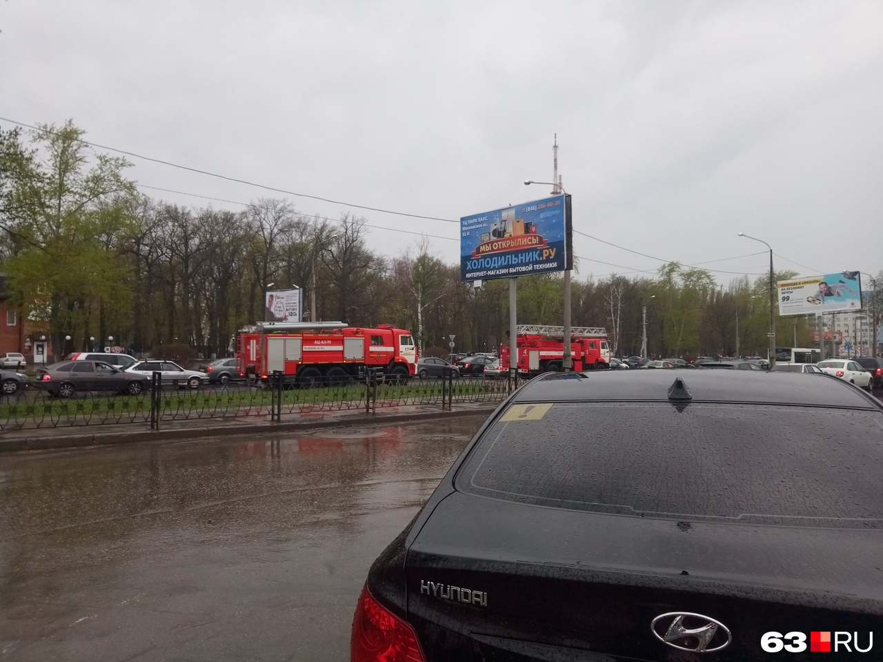 Подъезд спецмашин затруднили пробки на дорогах Подъезд спецмашин затруднили пробки на дорогах