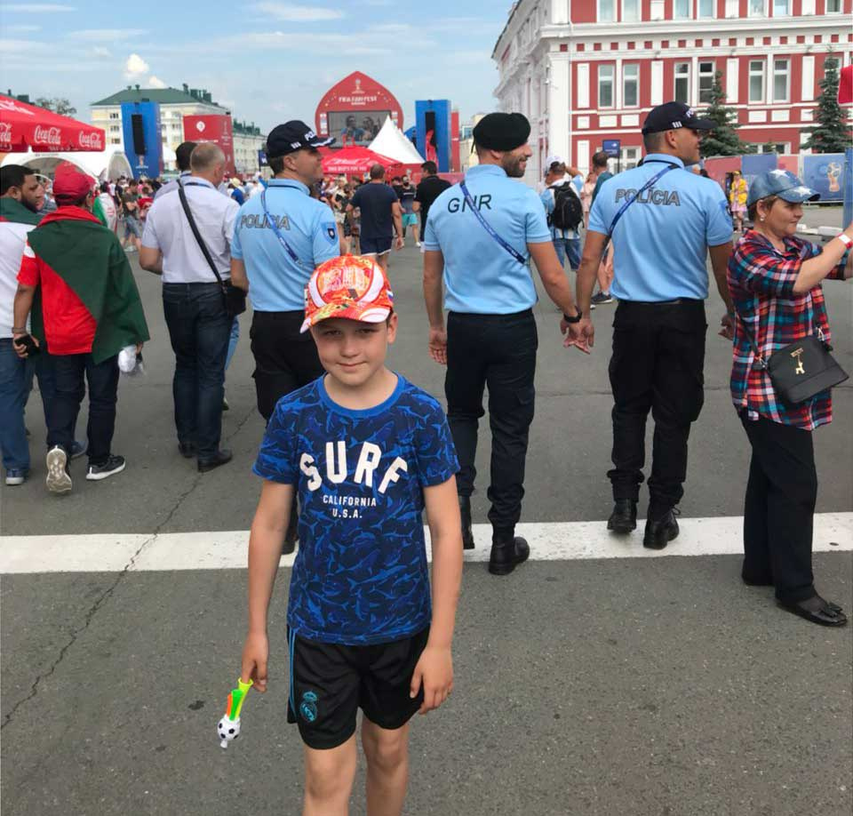 Для осуществления мечты он проехал больше тысячи километров Для осуществления мечты он проехал больше тысячи километров