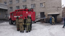 «Подожгли хулиганы»: пожарные эвакуировали из задымлённого общежития НГТУ 100 человек