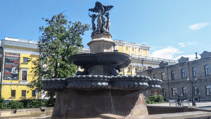 «Сухой закон» на несколько недель: челябинская Кировка осталась без фонтана