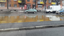 «А если шарахнет?»: в Ярославле ушли под воду трамвайные пути