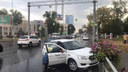 Такси в цветах и помятый «мерин»: в ДТП на Московском шоссе пострадал водитель Datsun