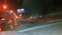На Бердском шоссе автомобиль влетел в автобусную остановку