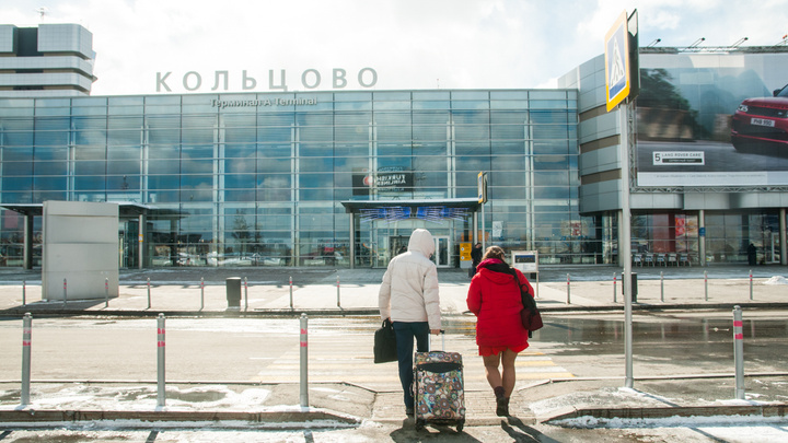 Приспособились летать через Прагу и Хельсинки: куда уральцы сбегают от зимы
