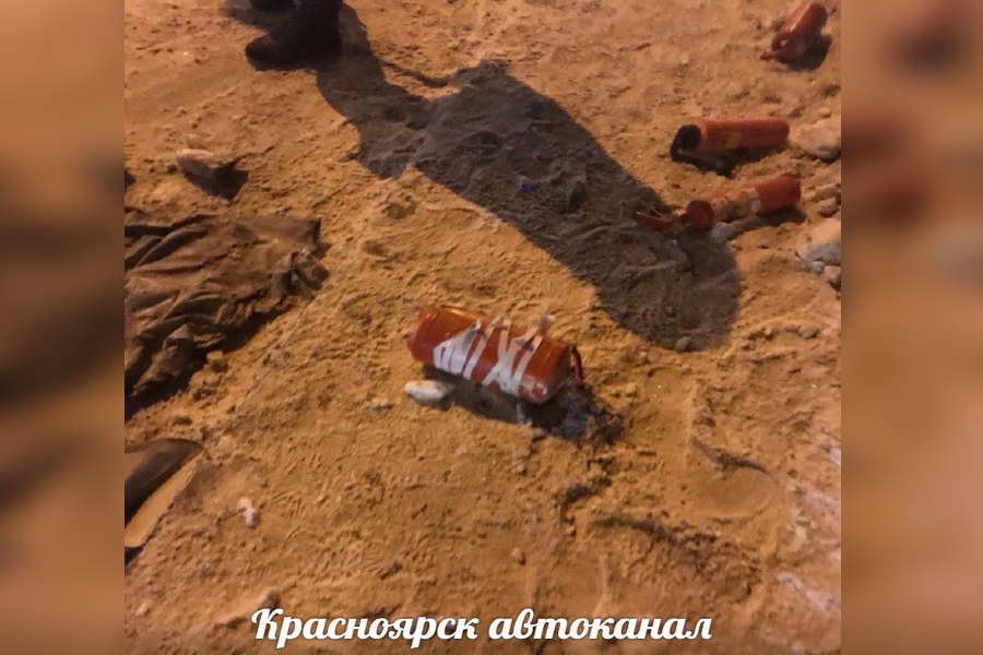 На тушение огня потребовалось не меньше 4 огнетушителей На тушение огня потребовалось не меньше 4 огнетушителей