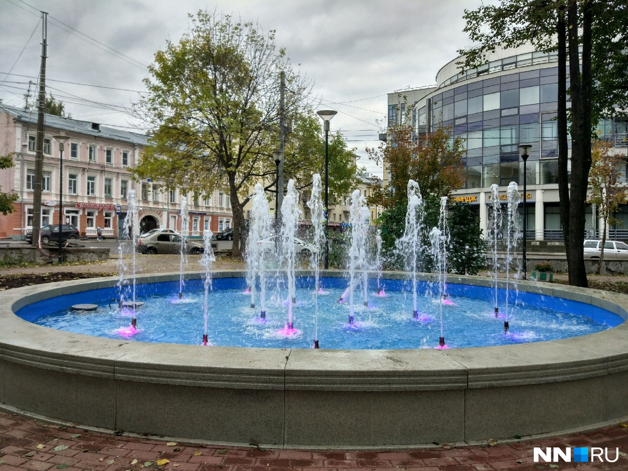Обновленный фонтан находится в Чернопрудном переулке