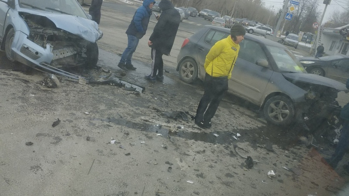 Неудачно развернулась: в аварии на ЧМЗ пострадала пожилая пассажирка иномарки