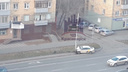 Такси с пассажирами на скорости влетело в столб на Партизана Железняка