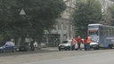 Трамвай въехал в бок легкового автомобиля на проспекте Дзержинского