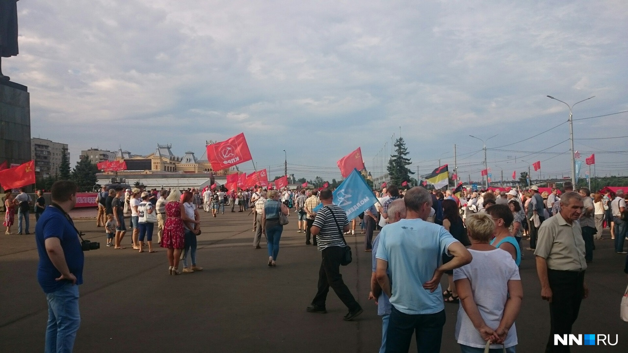 Нижегородцы приходили на митинг заранее Нижегородцы приходили на митинг заранее