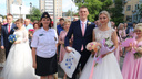 Видео: полицейские приехали на свадьбы во Дворец бракосочетания