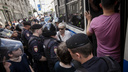 Полицейские и ОМОН задержали в центре Москвы более тысячи участников акции протеста