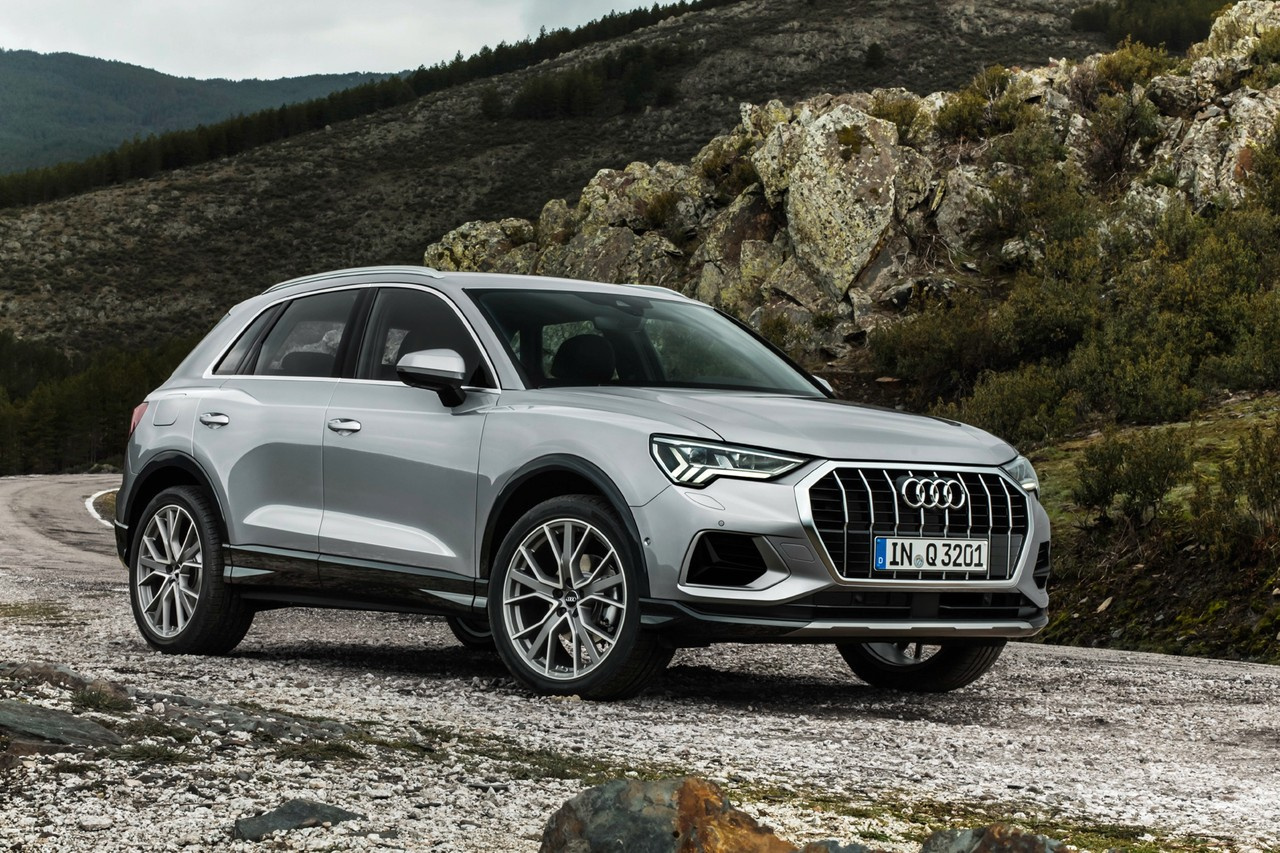 Audi Q3 прибавил в длине, но до Q5 всё еще остается приличный зазор Audi Q3 прибавил в длине, но до Q5 всё еще остается приличный зазор