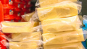 Ликвидировали на месте: торговцев из ТЦ на Ново-Садовой наказали за продажу санкционного сыра