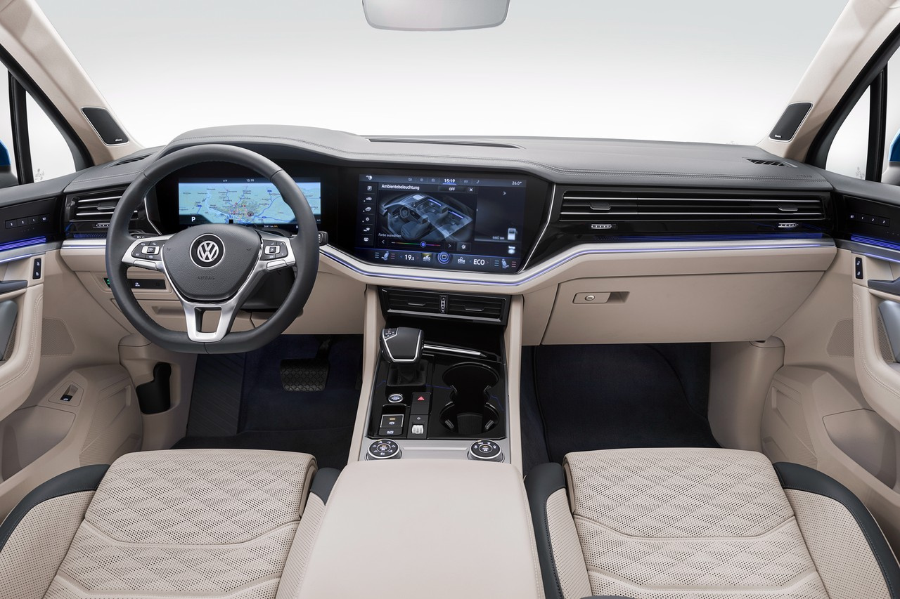 Интерьер нового Volkswagen Touareg Интерьер нового Volkswagen Touareg