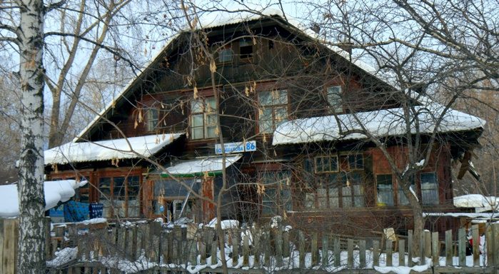 Старое фото из архива управления охраны памятников. Судя по белью на верёвке, дом еще был жилым Старое фото из архива управления охраны памятников. Судя по белью на верёвке, дом еще был жилым