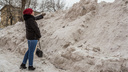 «Этот снег становится золотым»: как чиновники 14 лет подряд объясняют, почему город завален снегом