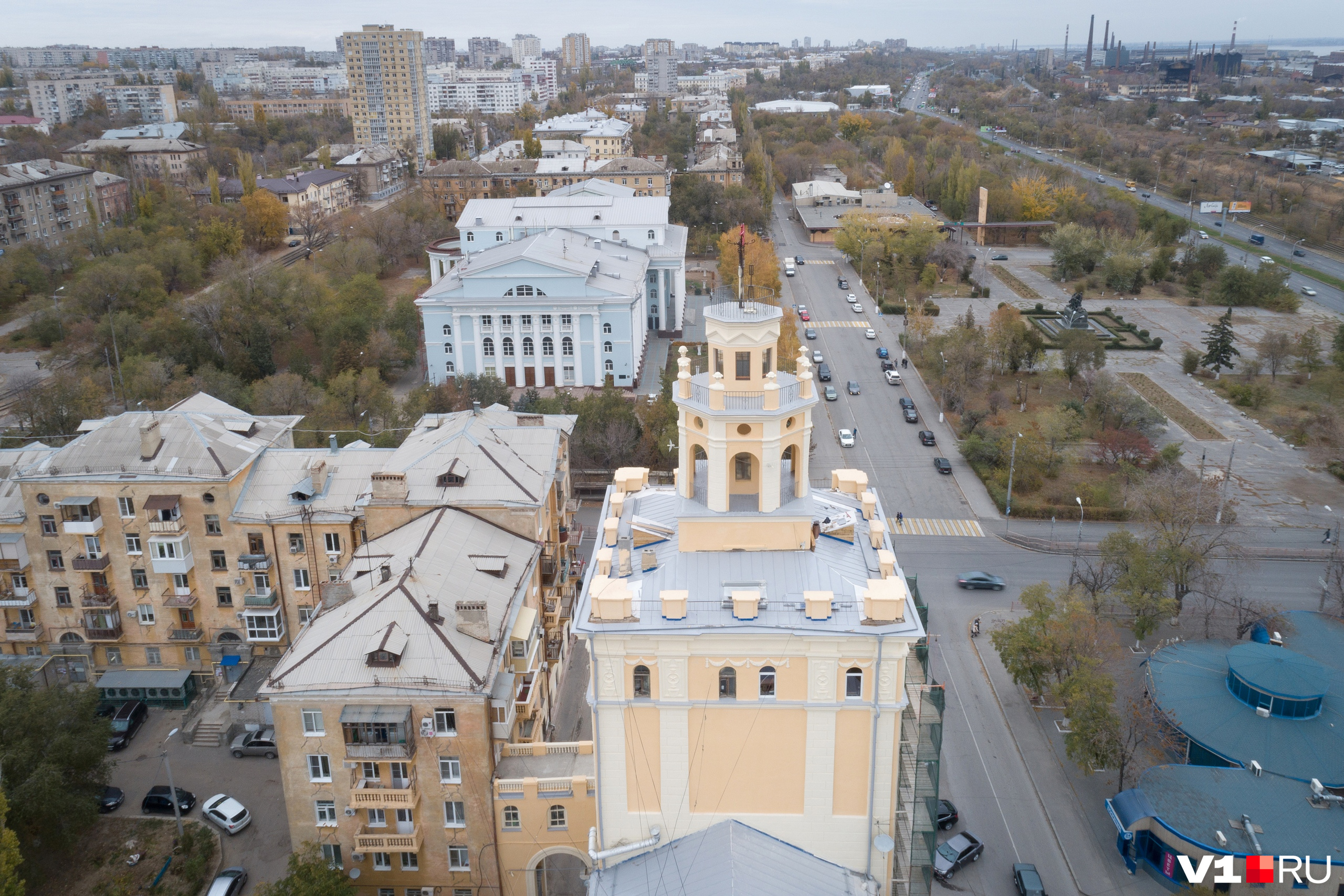 Дома волгоградский. Краснооктябрьский район Волгоград. Проспект Ленина 93 Волгоград. Проспект Ленина Волгоград Краснооктябрьский район. Волгоград дом-башня Краснооктябрьский.