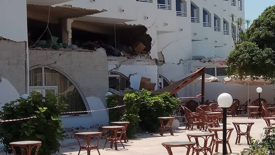 «Мы никому не нужны»: екатеринбурженка рассказала, как эвакуировали туристов после землетрясения в Греции