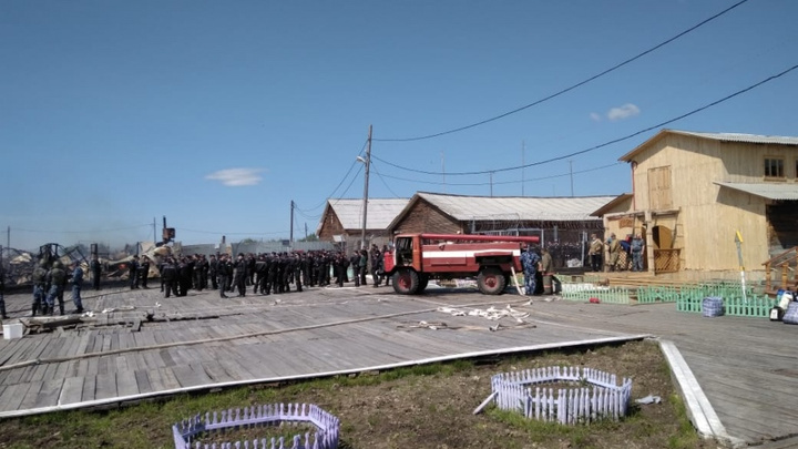 Уральскую колонию, которую тушили с вертолета, оштрафовали за нарушение правил пожарной безопасности