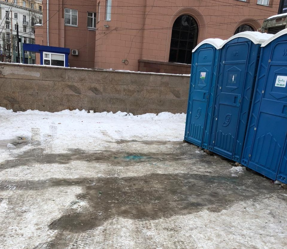 А туалеты вообще лучше обходить стороной А туалеты вообще лучше обходить стороной