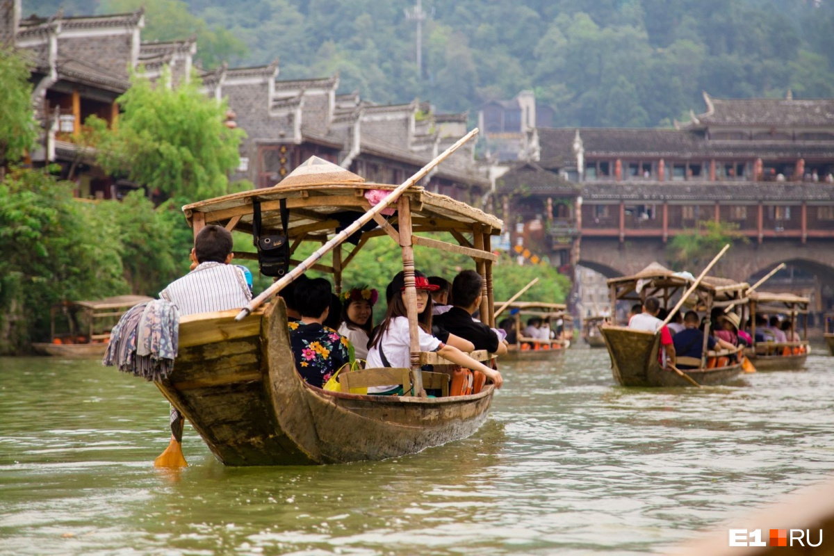 Китай сбавил цены, чтобы посадить в свою лодку как можно больше туристов