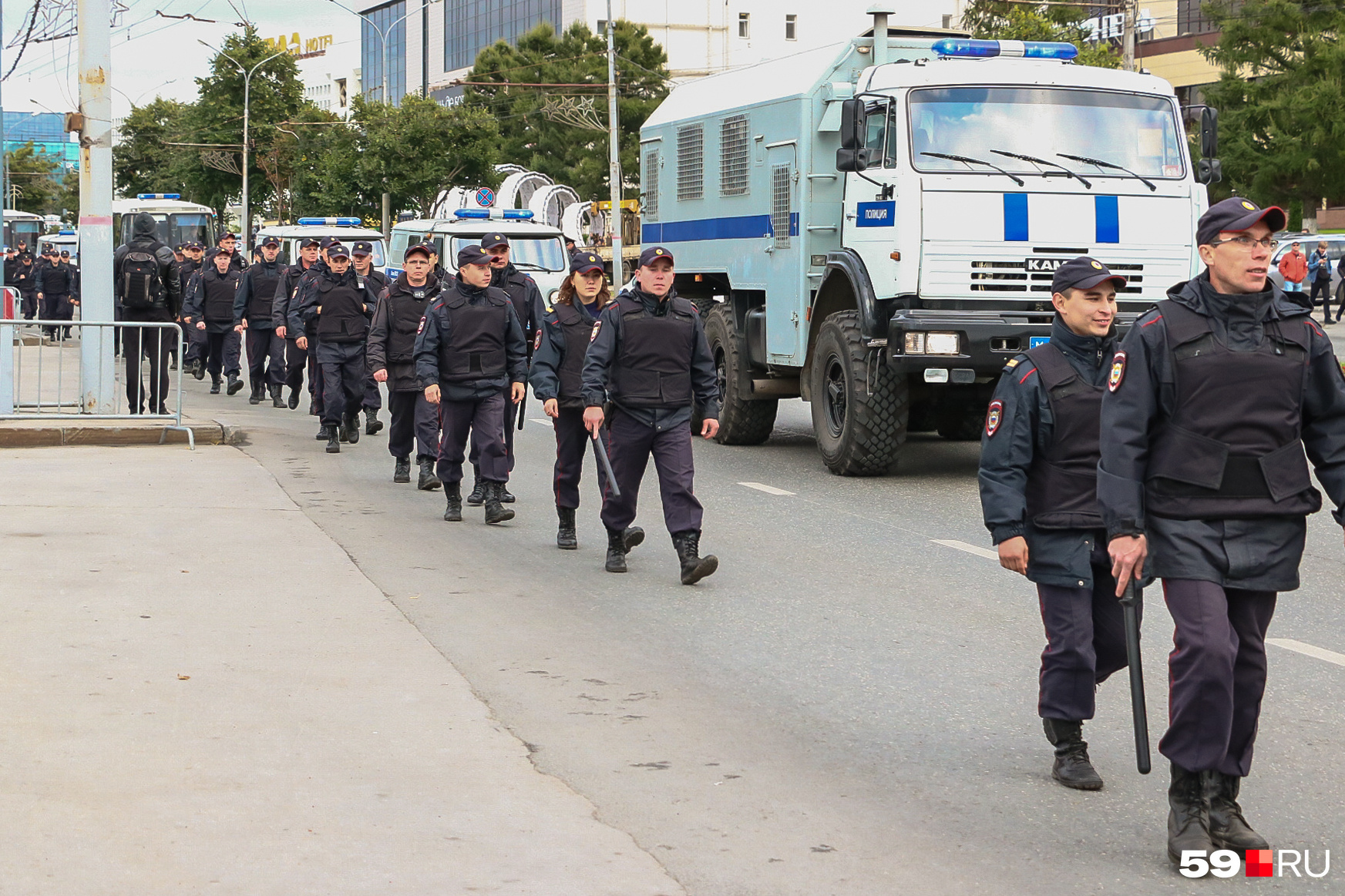 Такого количества полицейских и ОМОНа в Перми, наверняка, не видели никогда