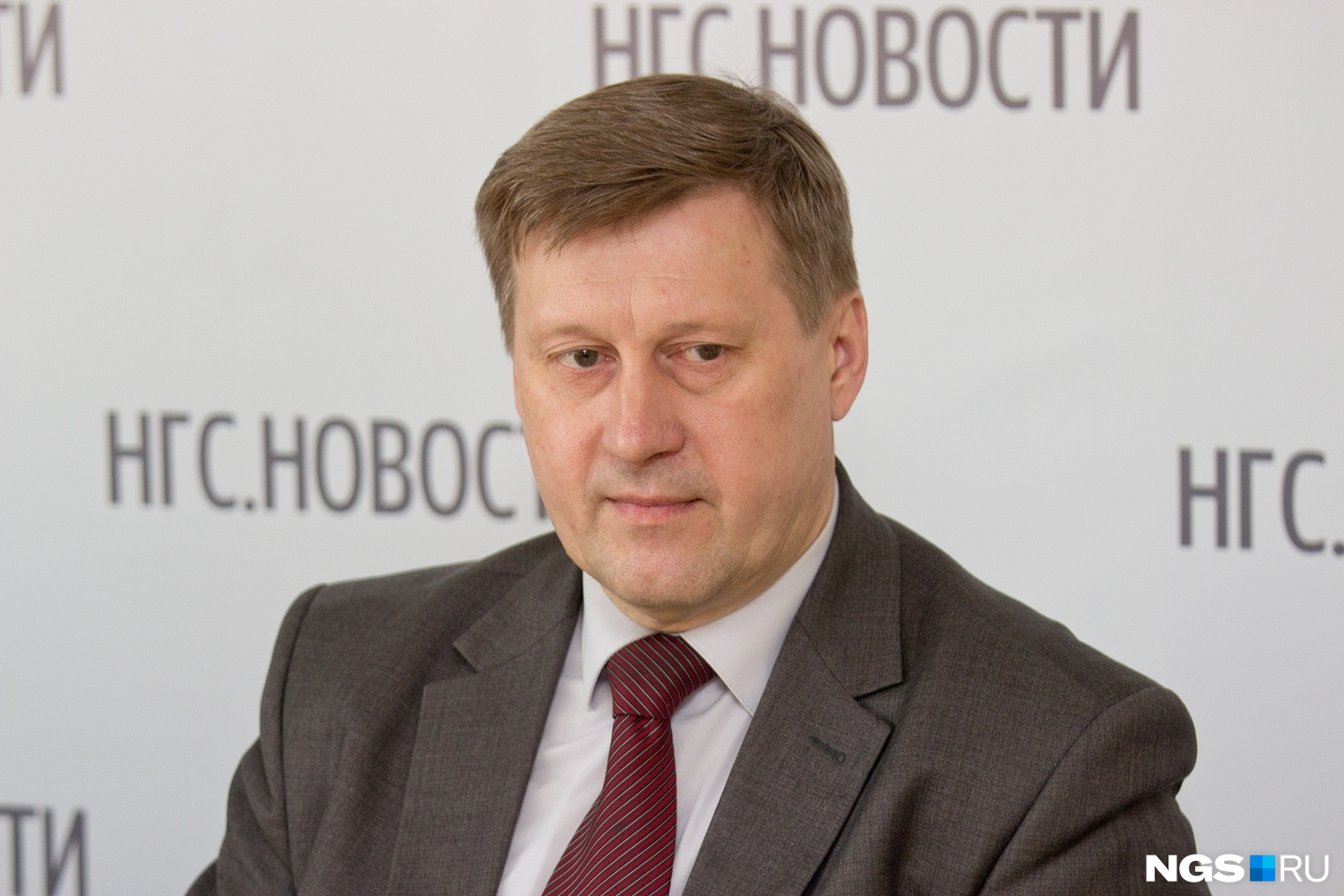 Мэр Новосибирска заметил, что раньше депутаты часто обсуждали нехватку денег в пенсионном фонде. Фото Александра Ощепкова 