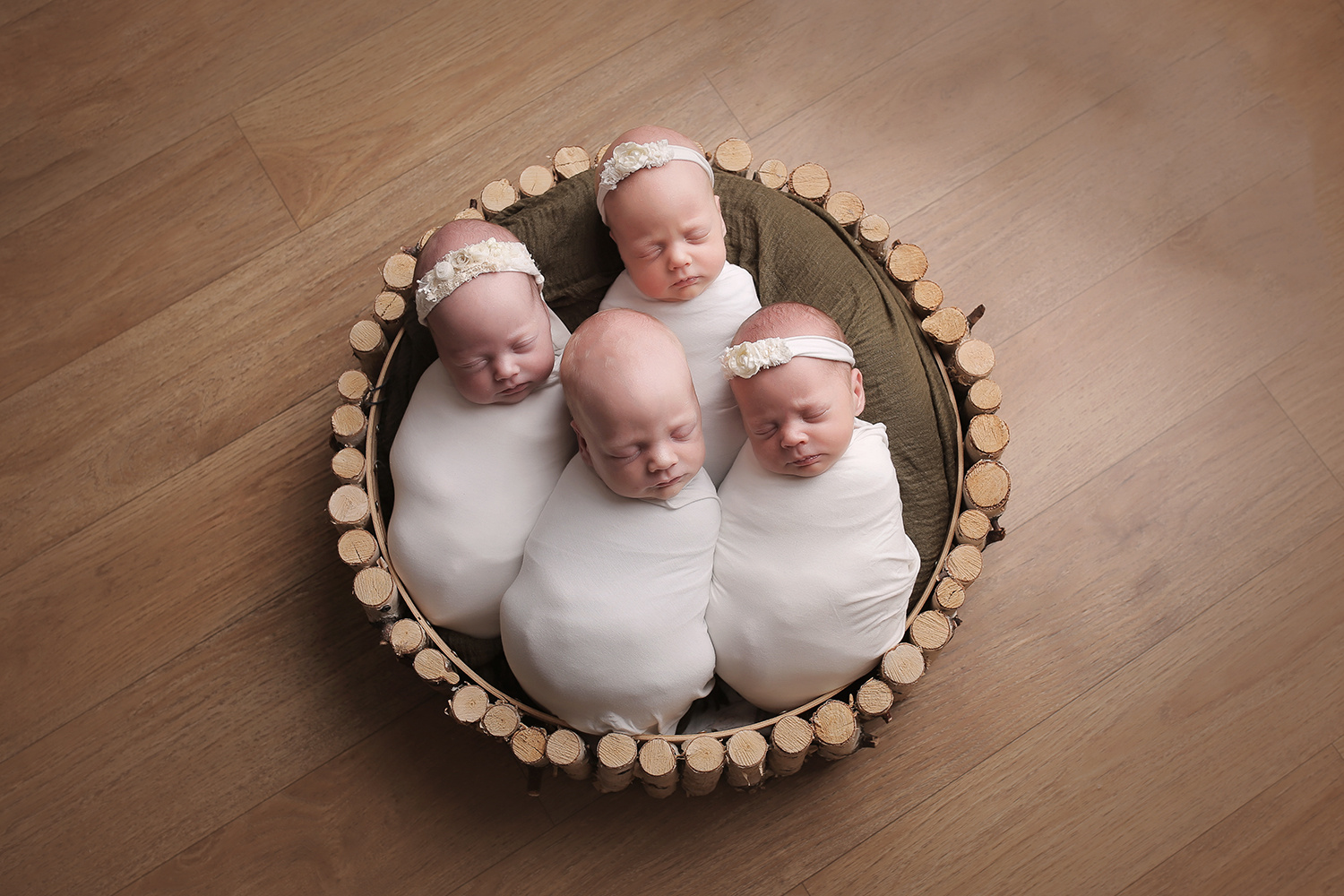 13 апреля 2018 года в Новосибирске родились четверняшки — Катерина, Иван, Алёна и Полина. Перед этим четверняшки появлялись на свет в городе около 10 лет назад