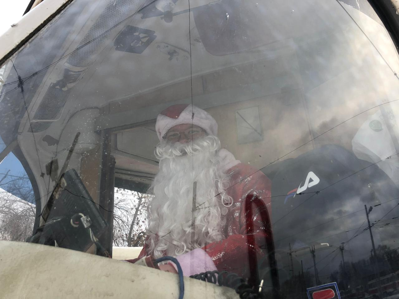 В вагоне Дед Морозу бывает жарко