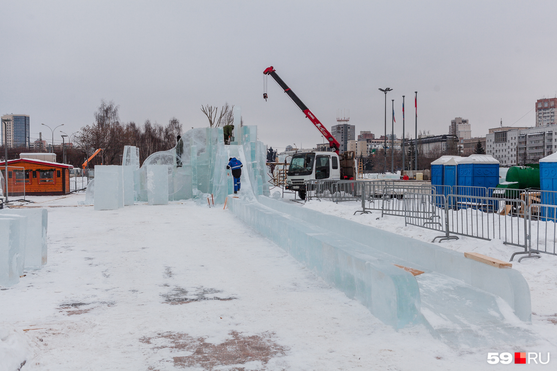 Длина скатов горок в ледяном городке до 3,5 метра