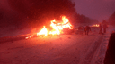 Появилось видео с фурой, загоревшейся после массового ДТП в Новосибирской области