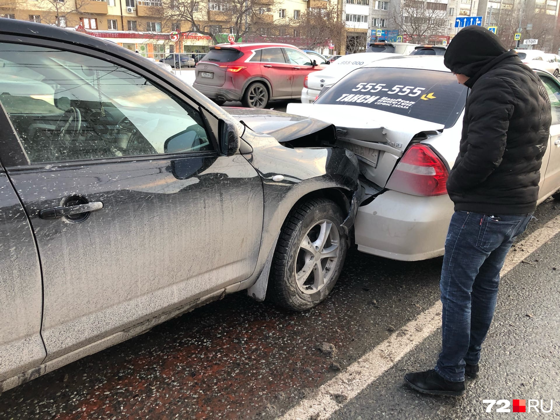 В Тюмени девушка за рулём иномарки спровоцировала массовое ДТП февраль 2020  года - 6 февраля 2020 - 72.ру