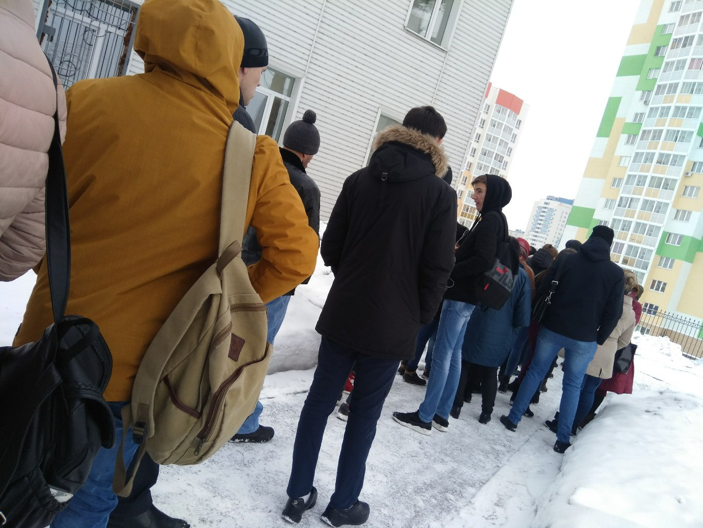 Студенты института культуры в очереди на сдачу крови Студенты института культуры в очереди на сдачу крови