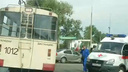 Есть пострадавшие: в Челябинске столкнулись троллейбус и легковушка