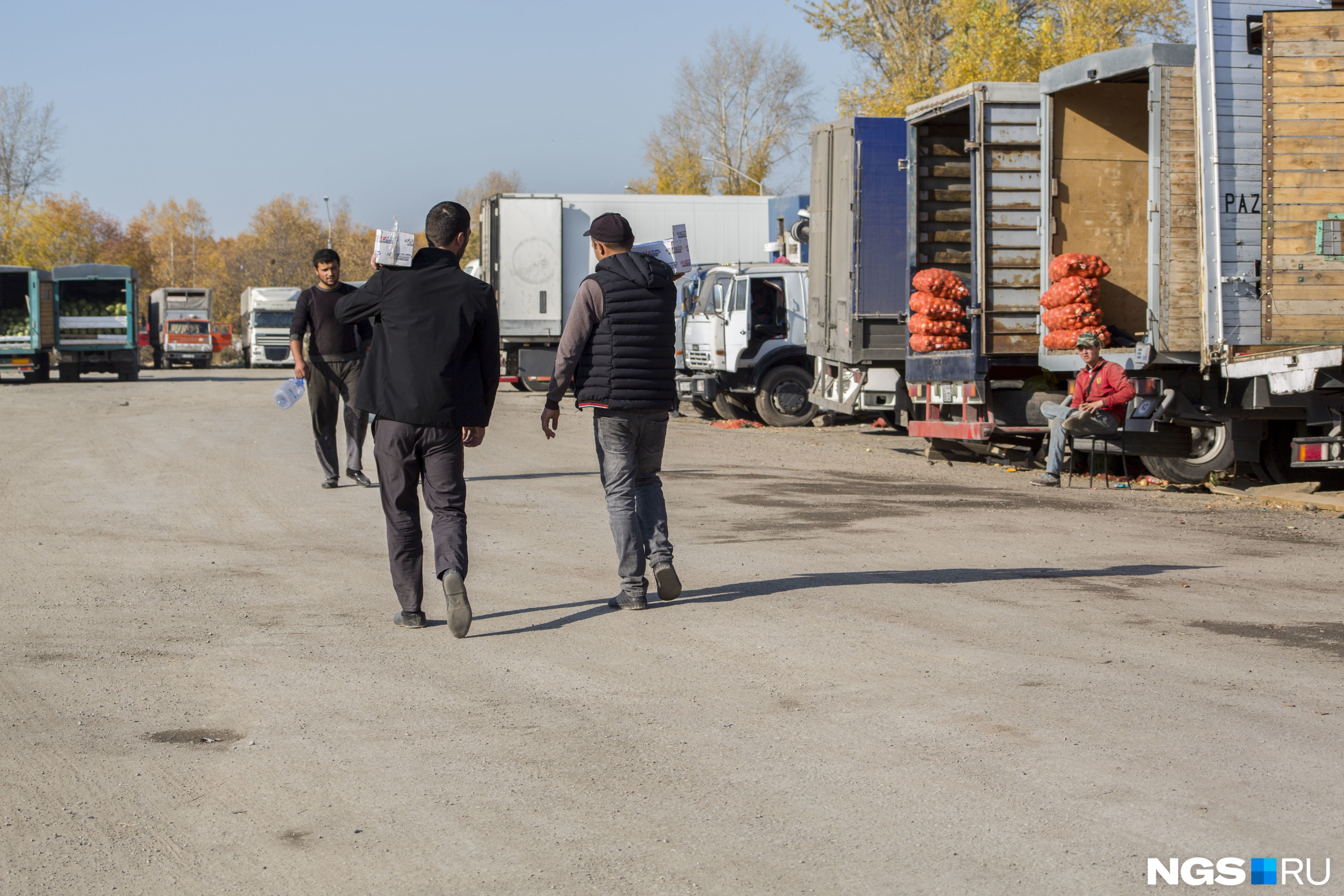 Хилокский рынок закрывают. Хилокский рынок Новосибирск. Облава на Хилокском рынке. Директор Хилокского рынка. Охранники Хилокского рынка.