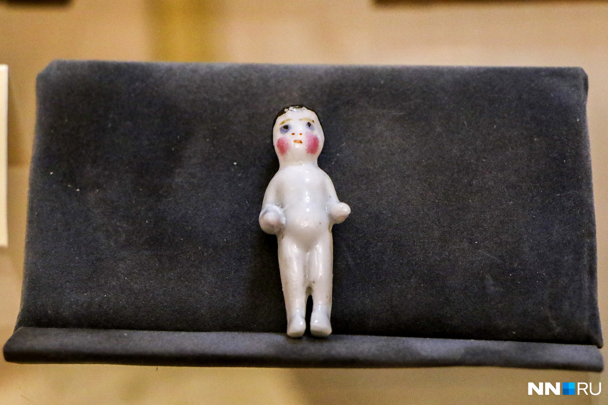 Фарфоровая кукла (до 1904 года)