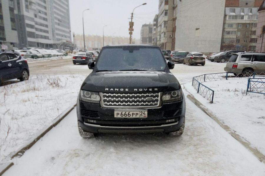 Серьёзный автомобиль для серьёзных людей. Фото: Владимир Деев