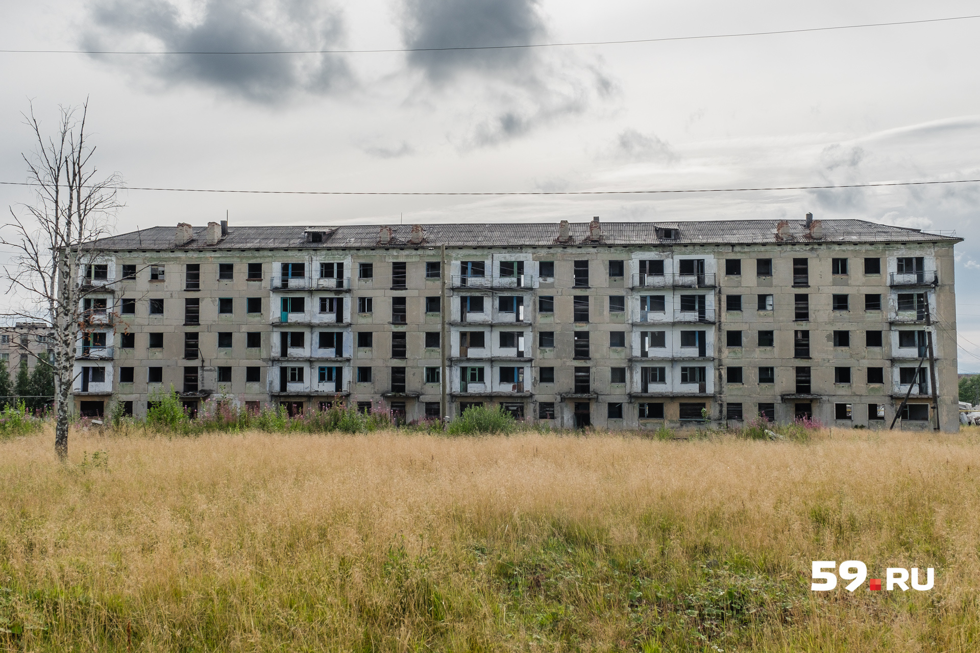В заброшенных домах часто играют дети В заброшенных домах часто играют дети
