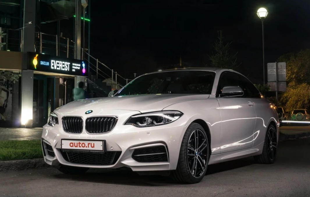BMW M240i — маленькое и очень злое спорткупе, которое бывает и полноприводным BMW M240i — маленькое и очень злое спорткупе, которое бывает и полноприводным