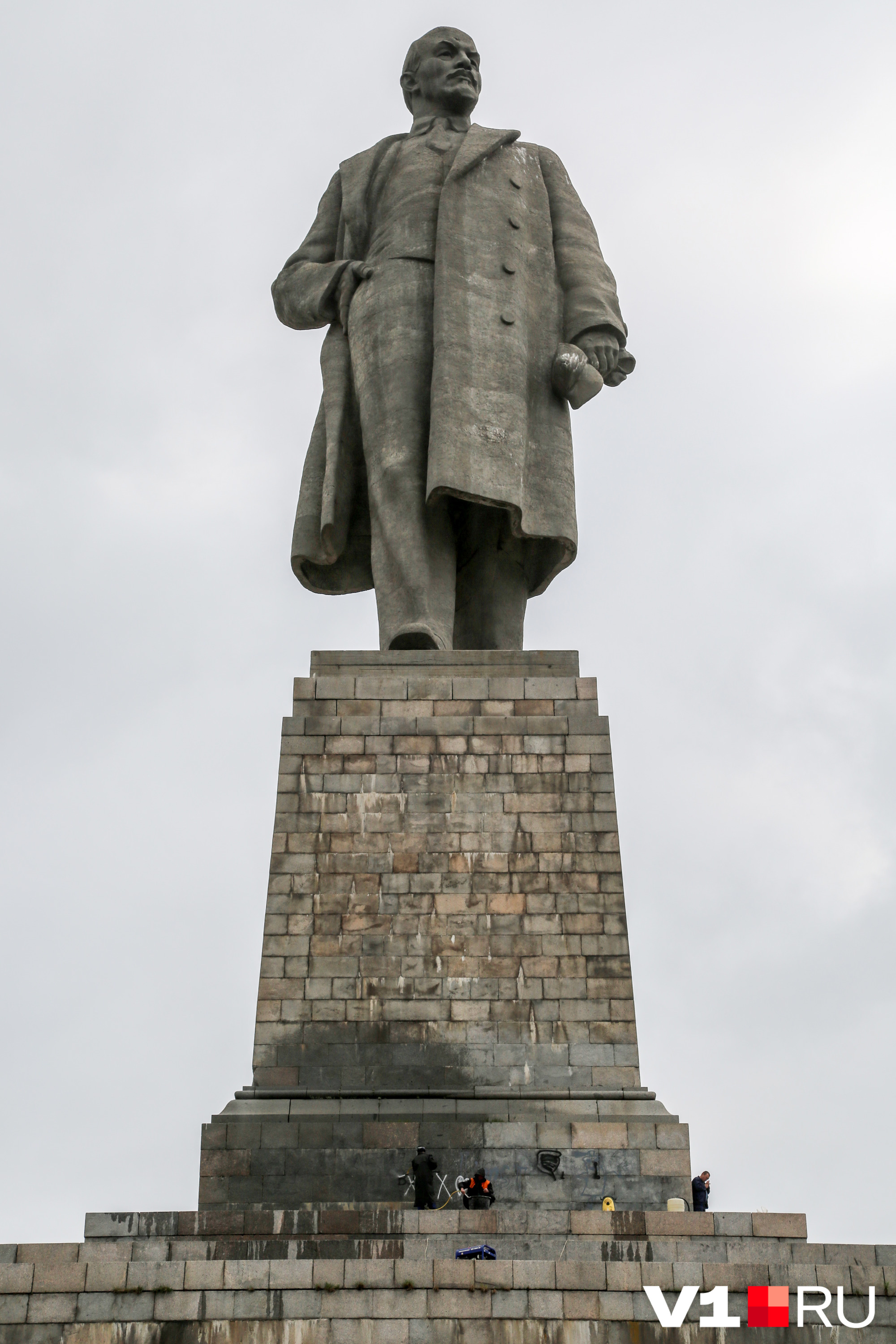 Памятник Ленину Волго-Донской канал. Памятник Ленину у входа в Волго-Донской канал Волгоград. Большой Ленин в Волгограде. Ленин в Волгограде самый большой.