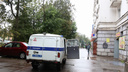 Полиция и взрывотехники оцепили дом в центре Ярославля