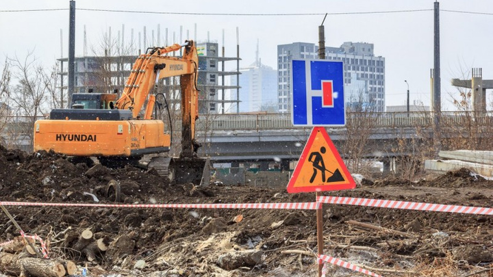 Дорога в прошлое: раскопки притормозят строительство моста в центре Челябинска